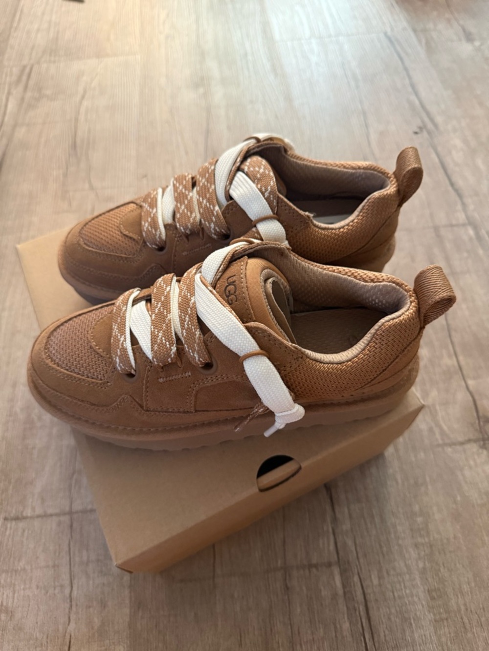 UGG Lowmel Women's Chestnut/Tan Low-Top Sneakers with White Laces
